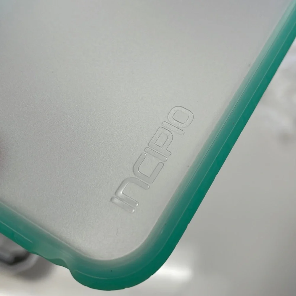NEW iPhone 6 Plus, 6S Plus INCIPIO OCTANE Impact Absorbing Clear Case