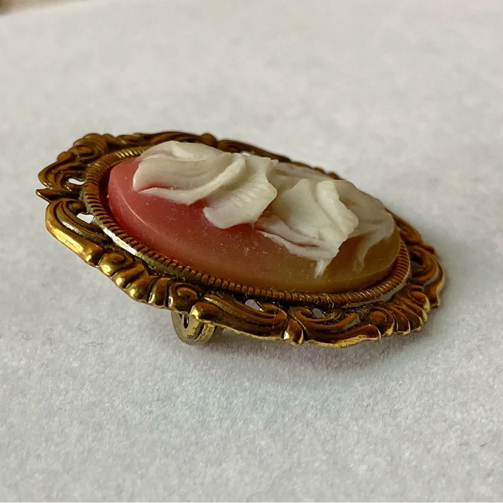 unique clasp free