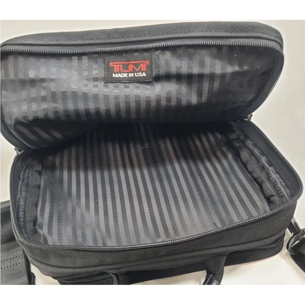 Tumi bag shoulder