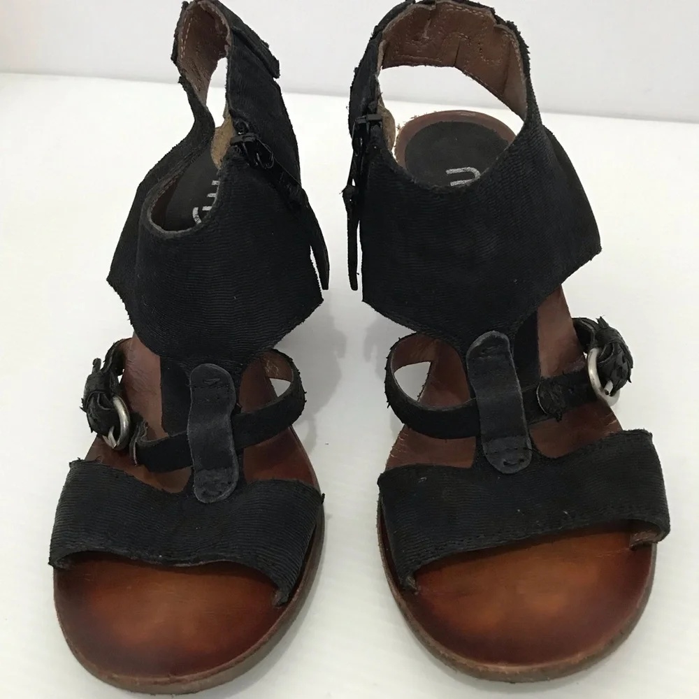 Mjus women mel