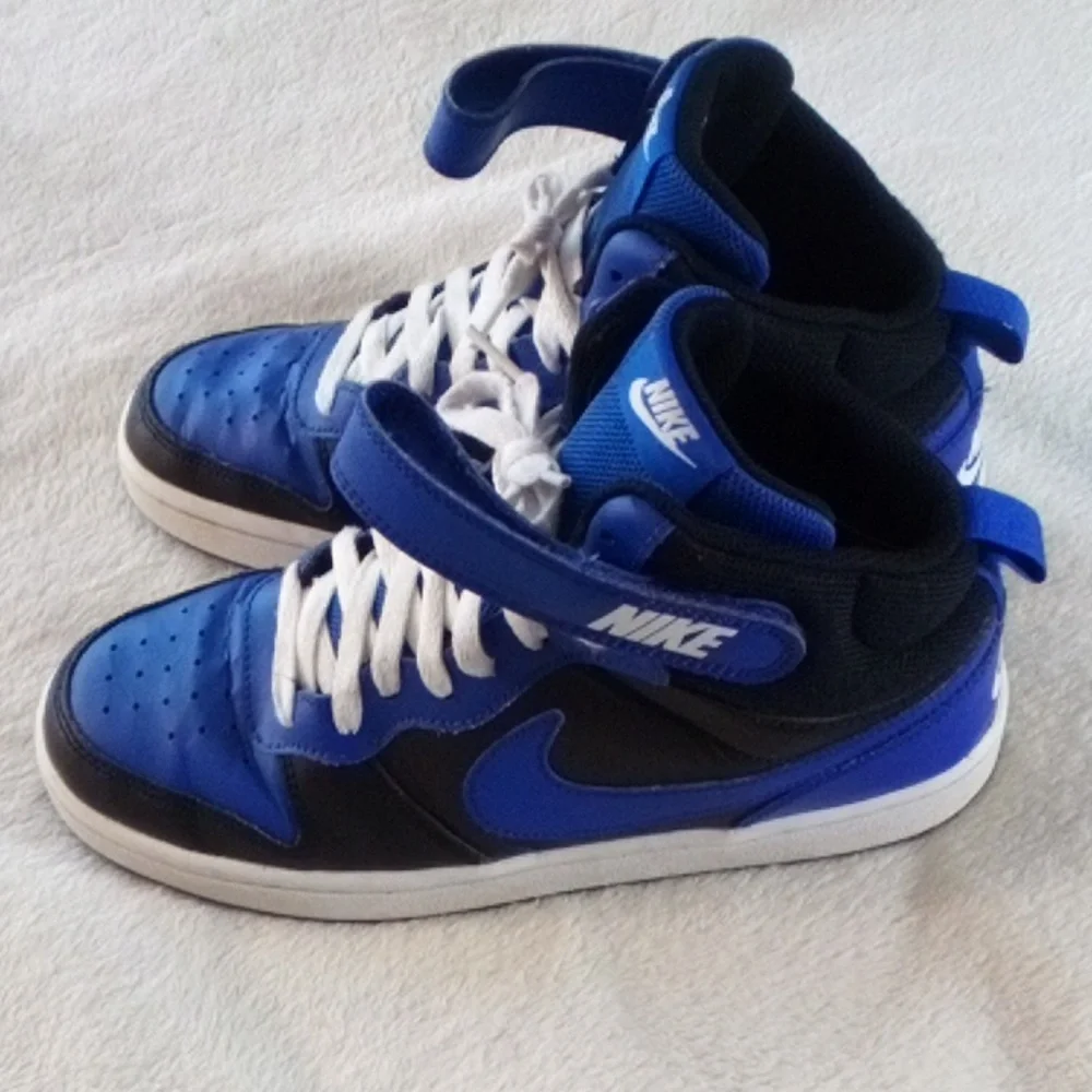 Nike nikes blue