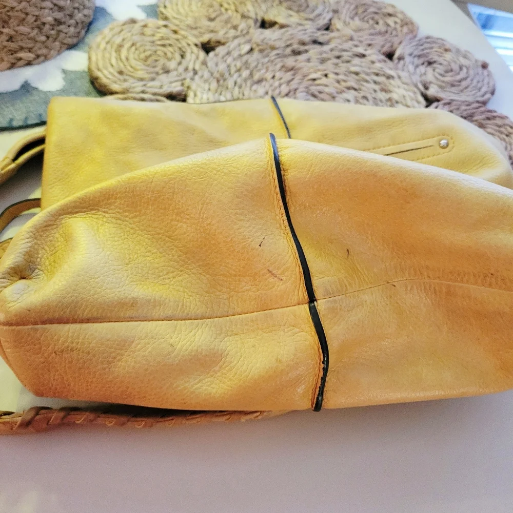 b. makowsky stylish yellow