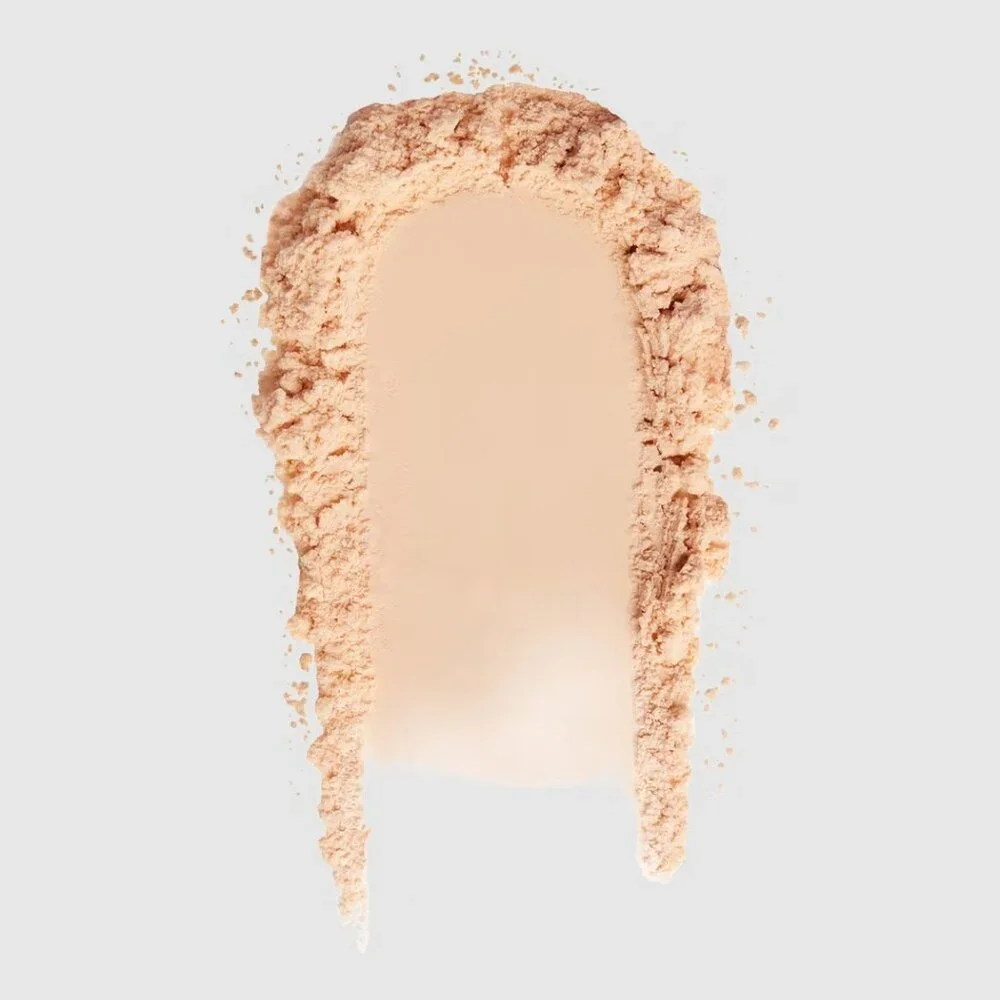 Benefit blurs pores