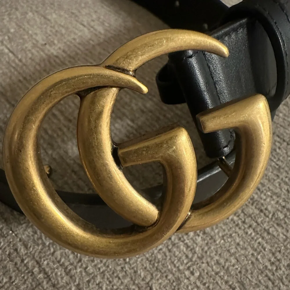 Gucci elegant black