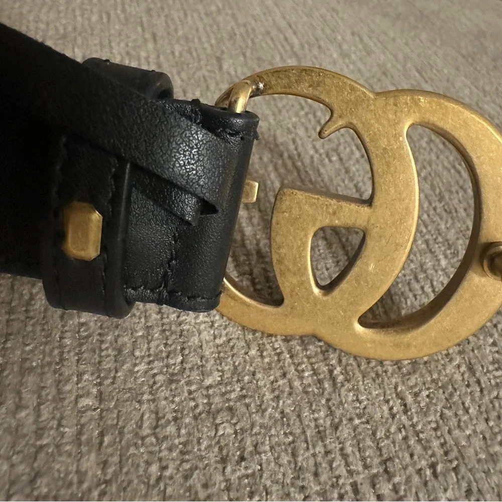 Gucci elegant black