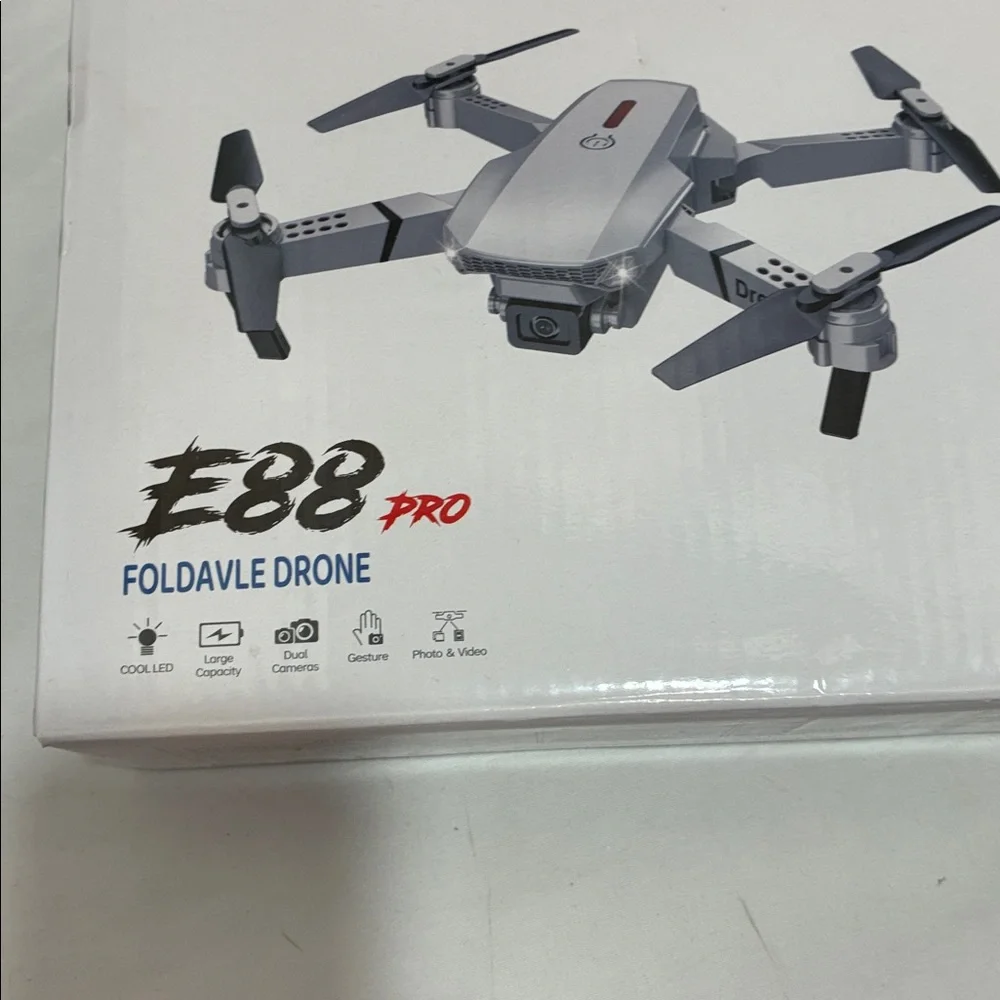 E88 Pro Foldable Drone - Black with camera, transmitting drone, orbiting NWT