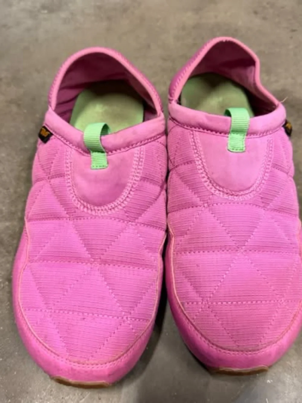 Teva Unisex-Child Reember size 6 big kid Super Pink