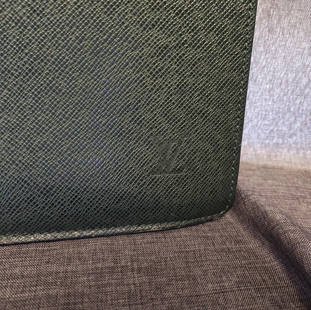 Louis Vuitton this authentic