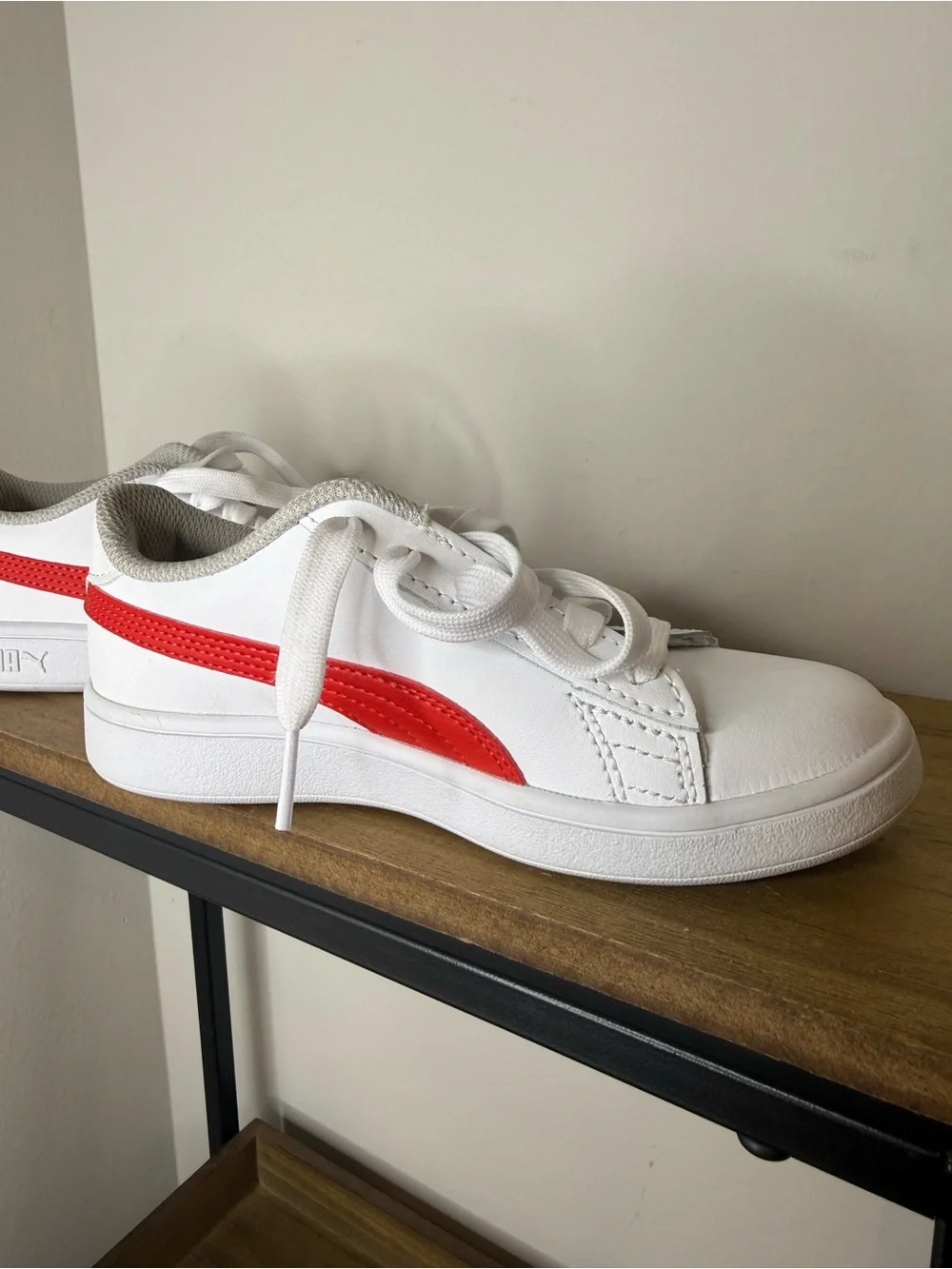 Puma clean white
