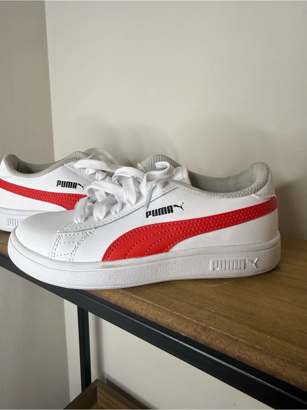 Puma clean white