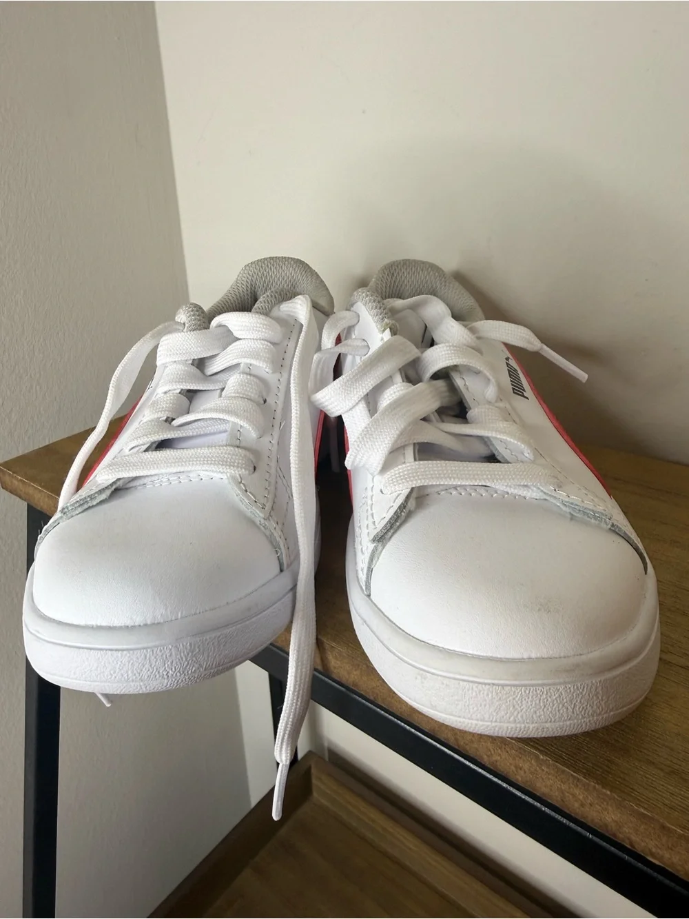 Puma clean white