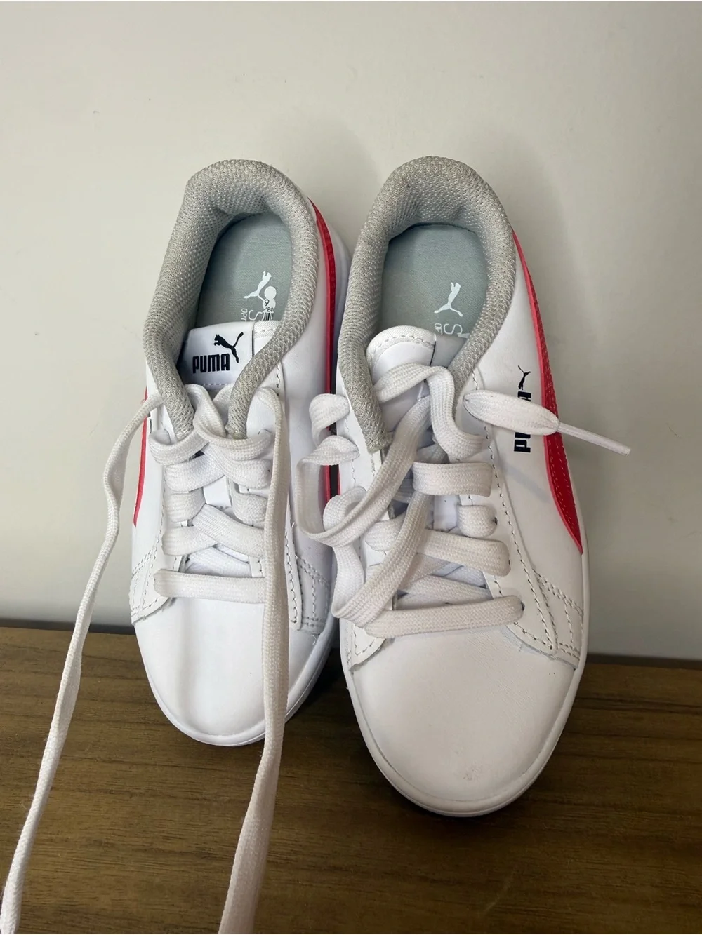 Puma clean white