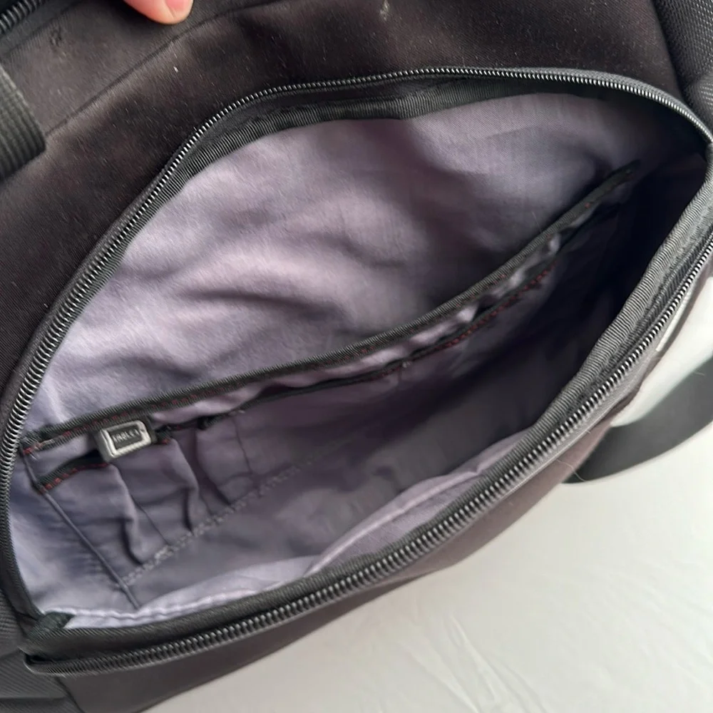 Samsonite black soft