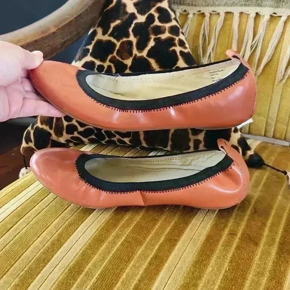 Very Lovely Soles preowned good