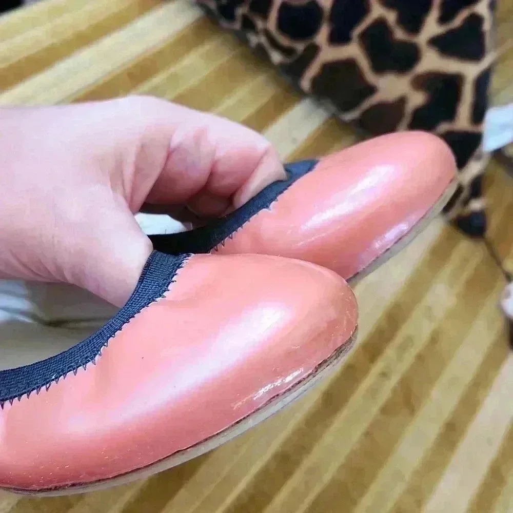 Very Lovely Soles preowned good