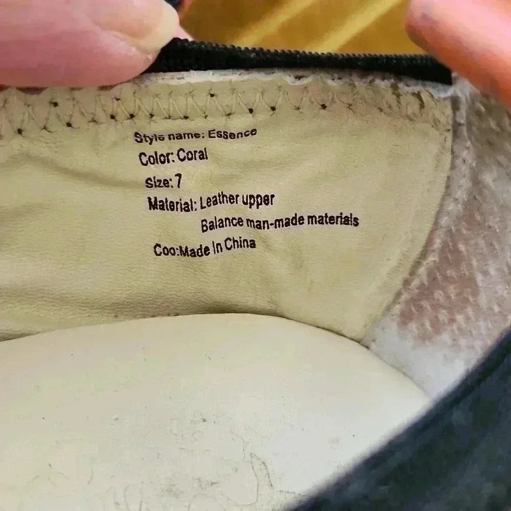 Very Lovely Soles preowned good
