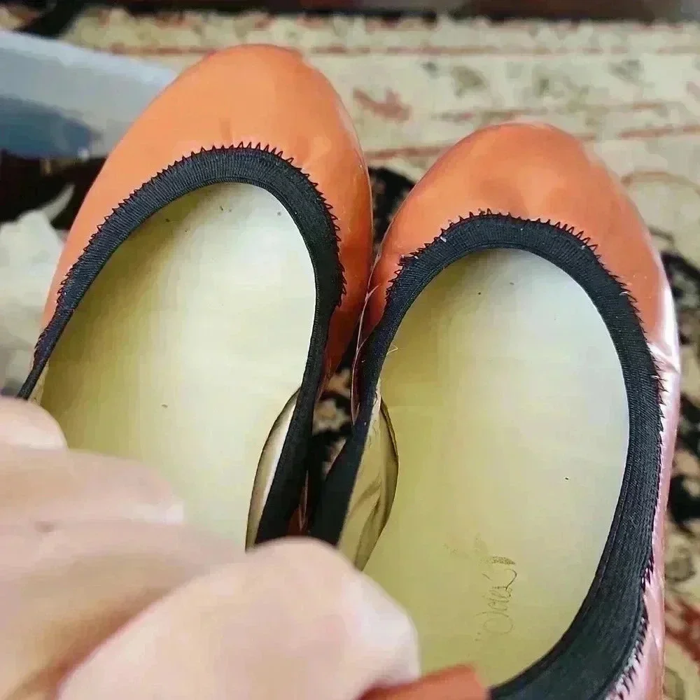 Very Lovely Soles preowned good