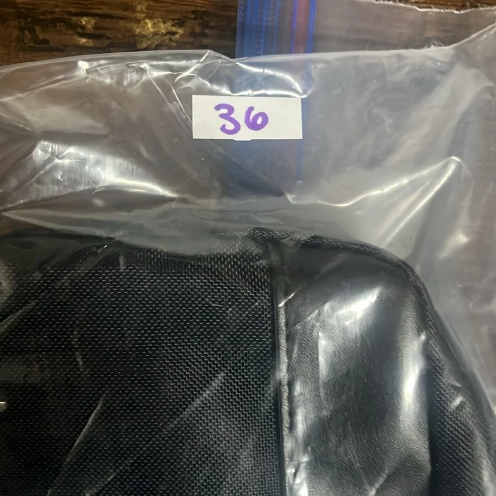 Tumi delta small