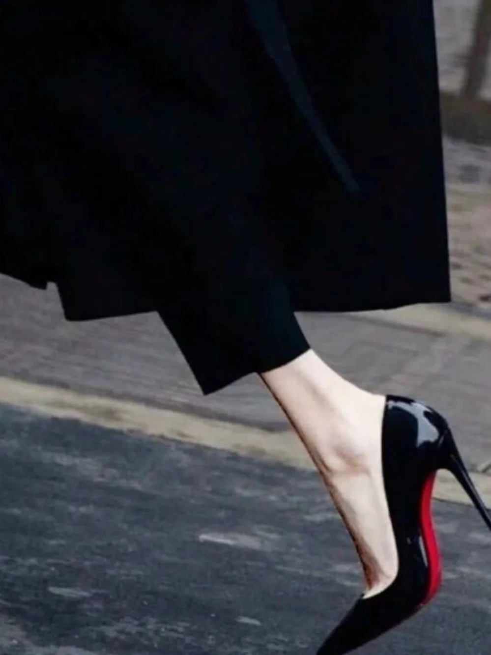 N/A sleek black