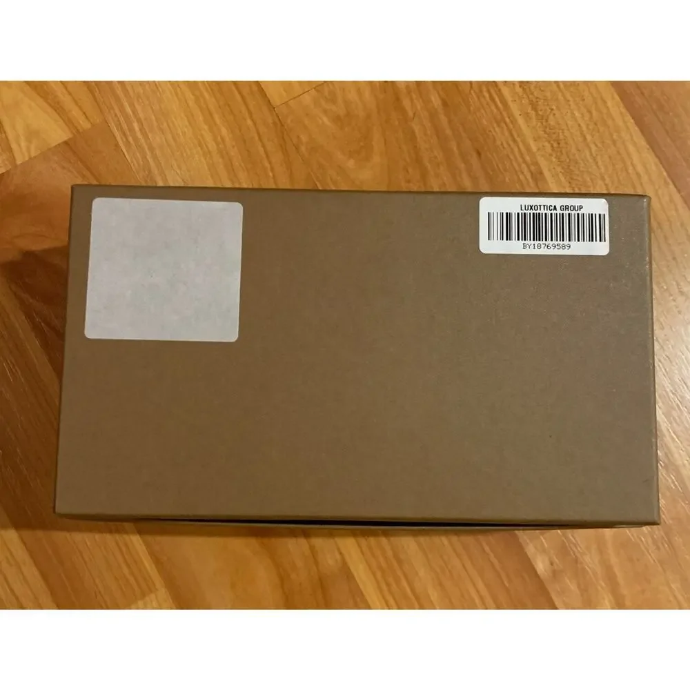 Burberry empty sunglasses