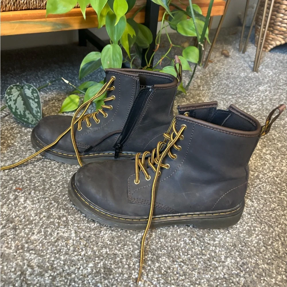 Dr. Martens small airwair