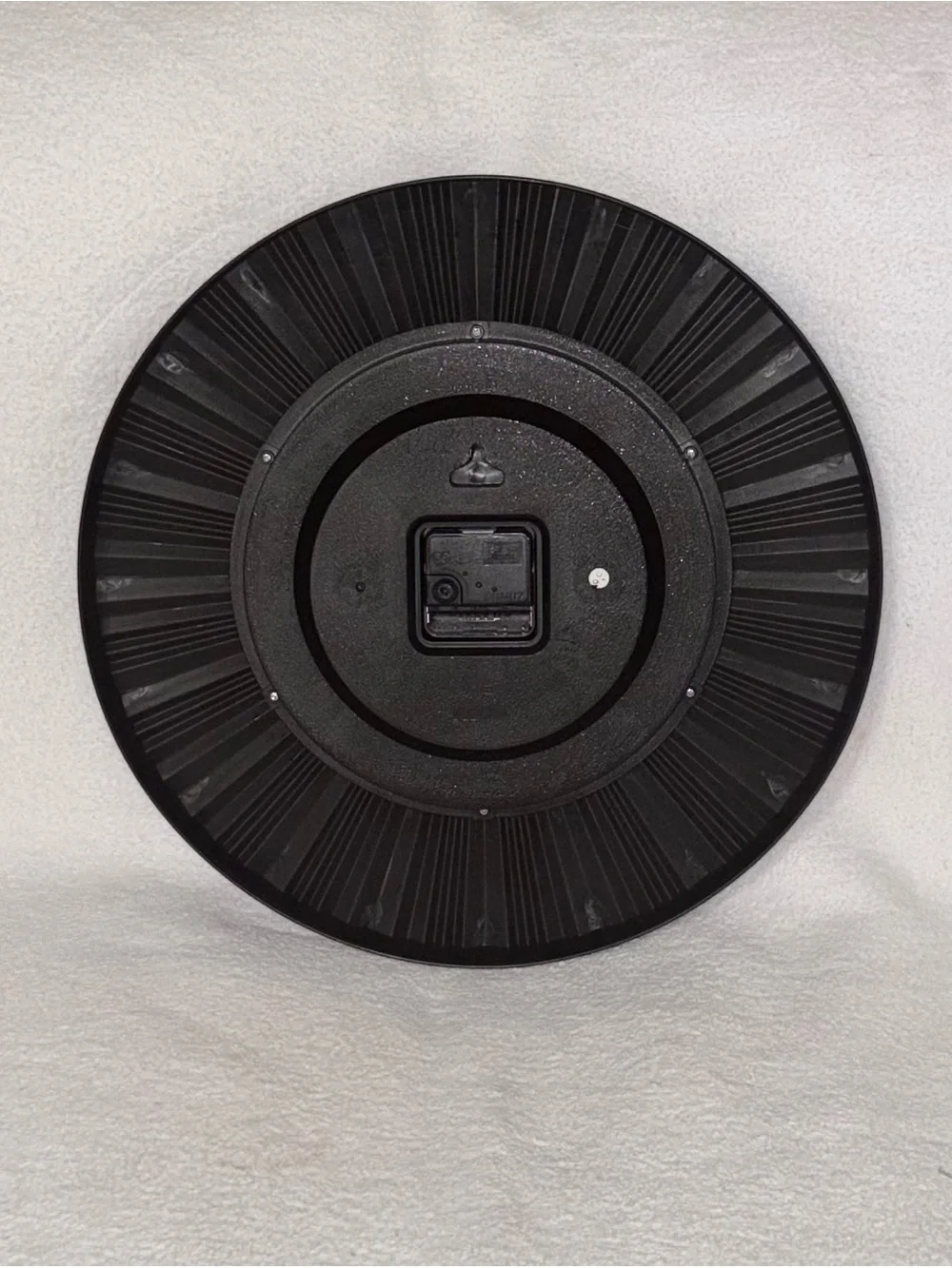 N/A black round