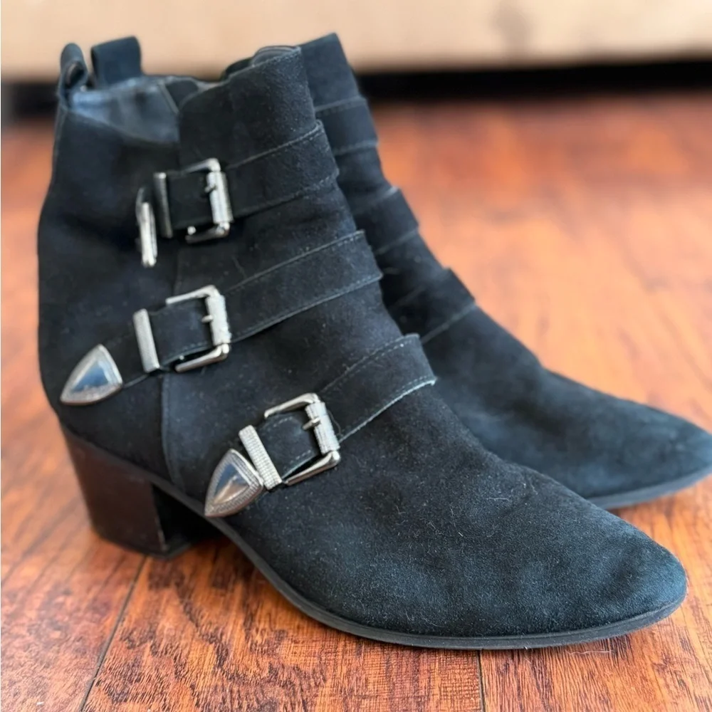 Blue Velvet size 37