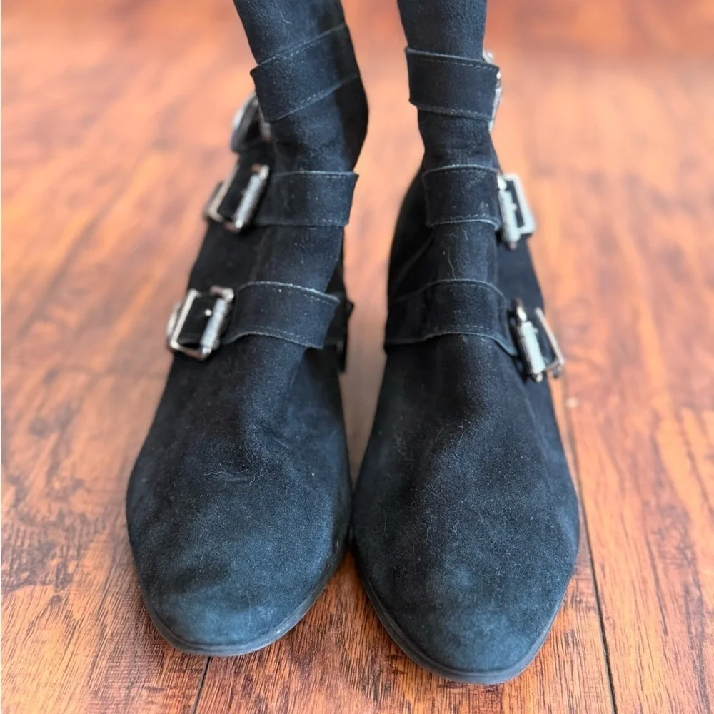 Blue Velvet size 37