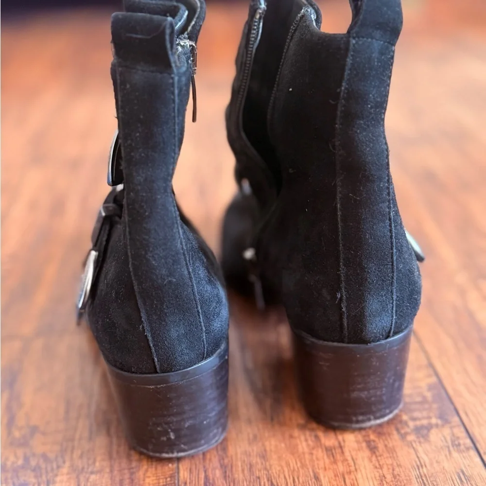 Blue Velvet size 37