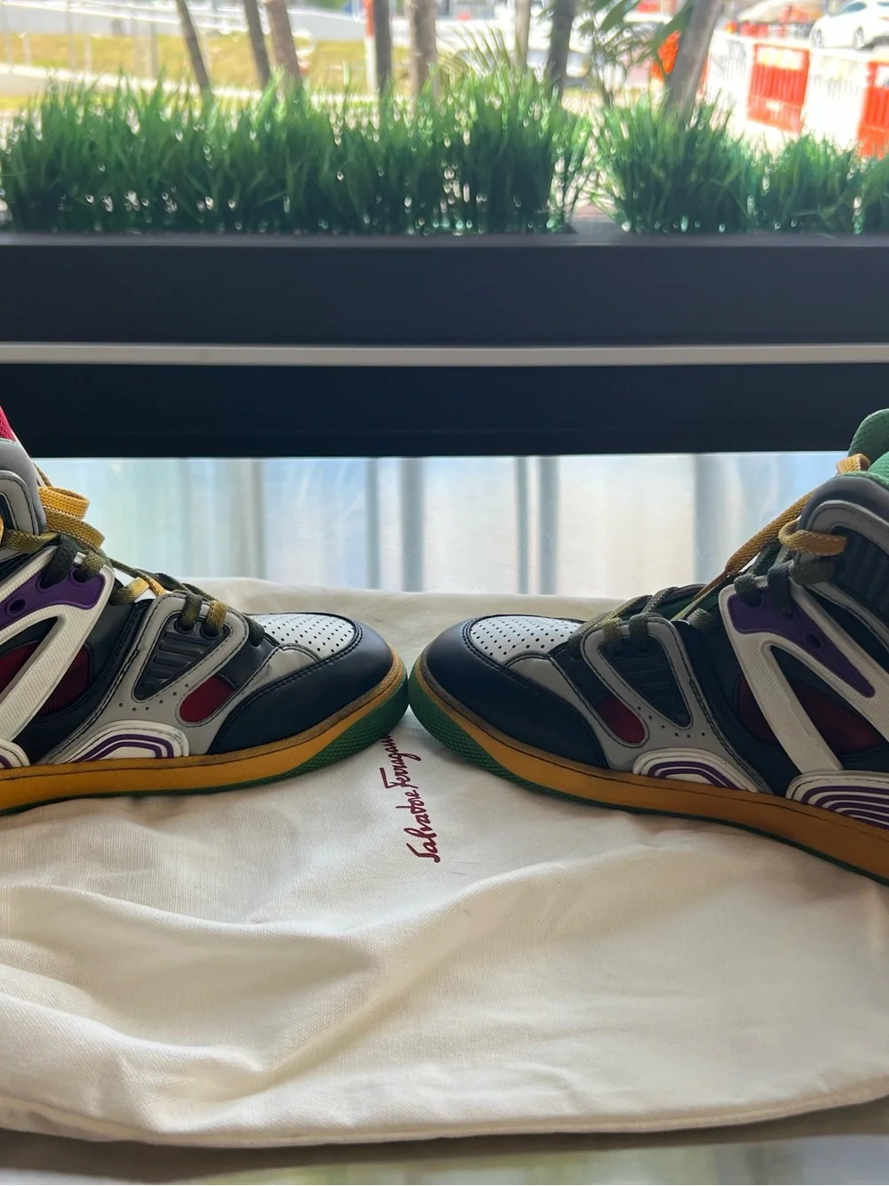 Gucci bold multicolor
