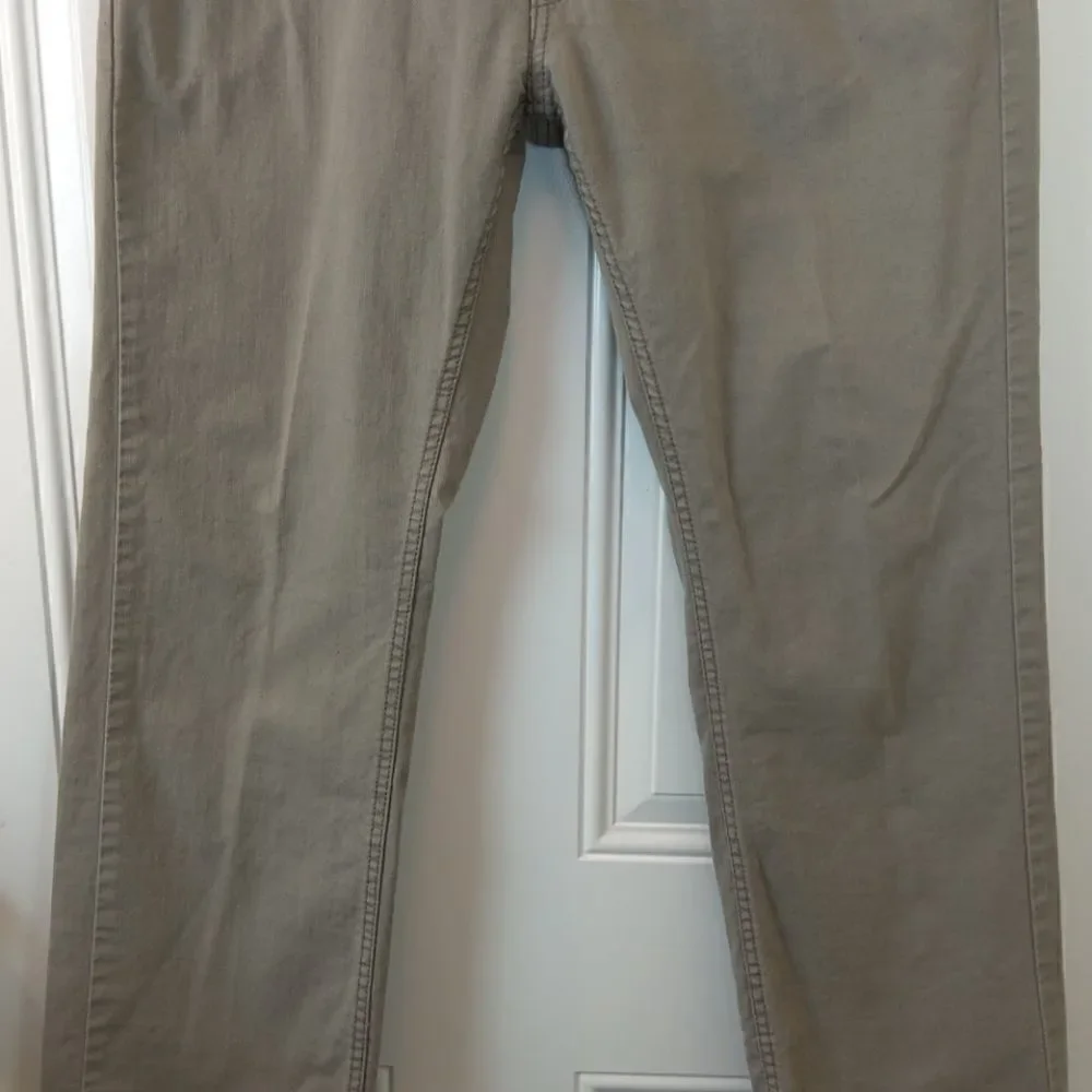 Levis levi signature