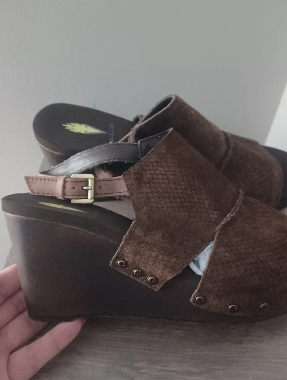 Volatile bohemian wedge