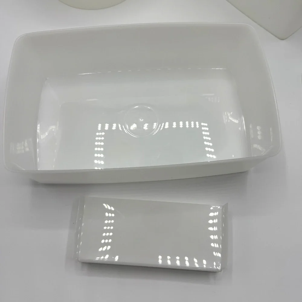 Tupperware lot clear