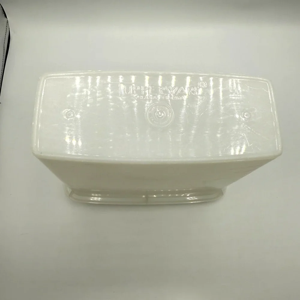 Tupperware lot clear