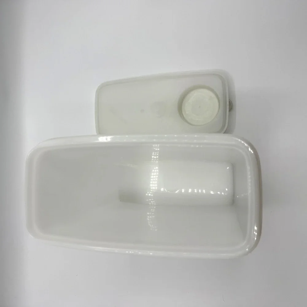 Tupperware lot clear