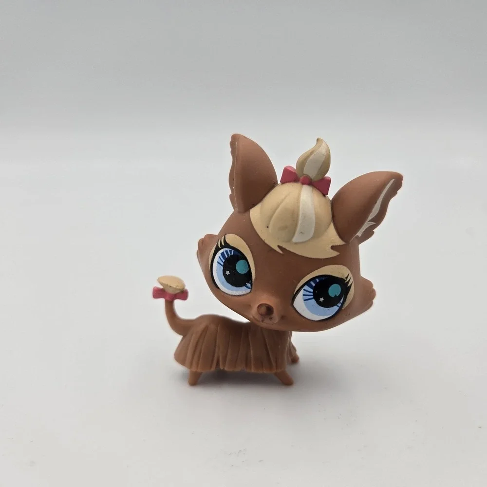 Littlest Pet Shop #2520 Yorkie Backstage Talent Studio LPS Small Marks Back Pics