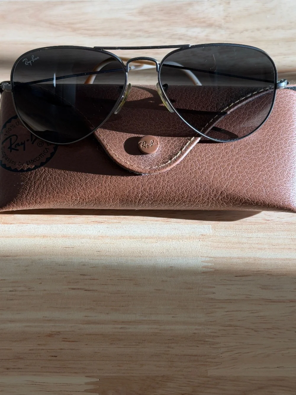 Ray-Ban details •	brand