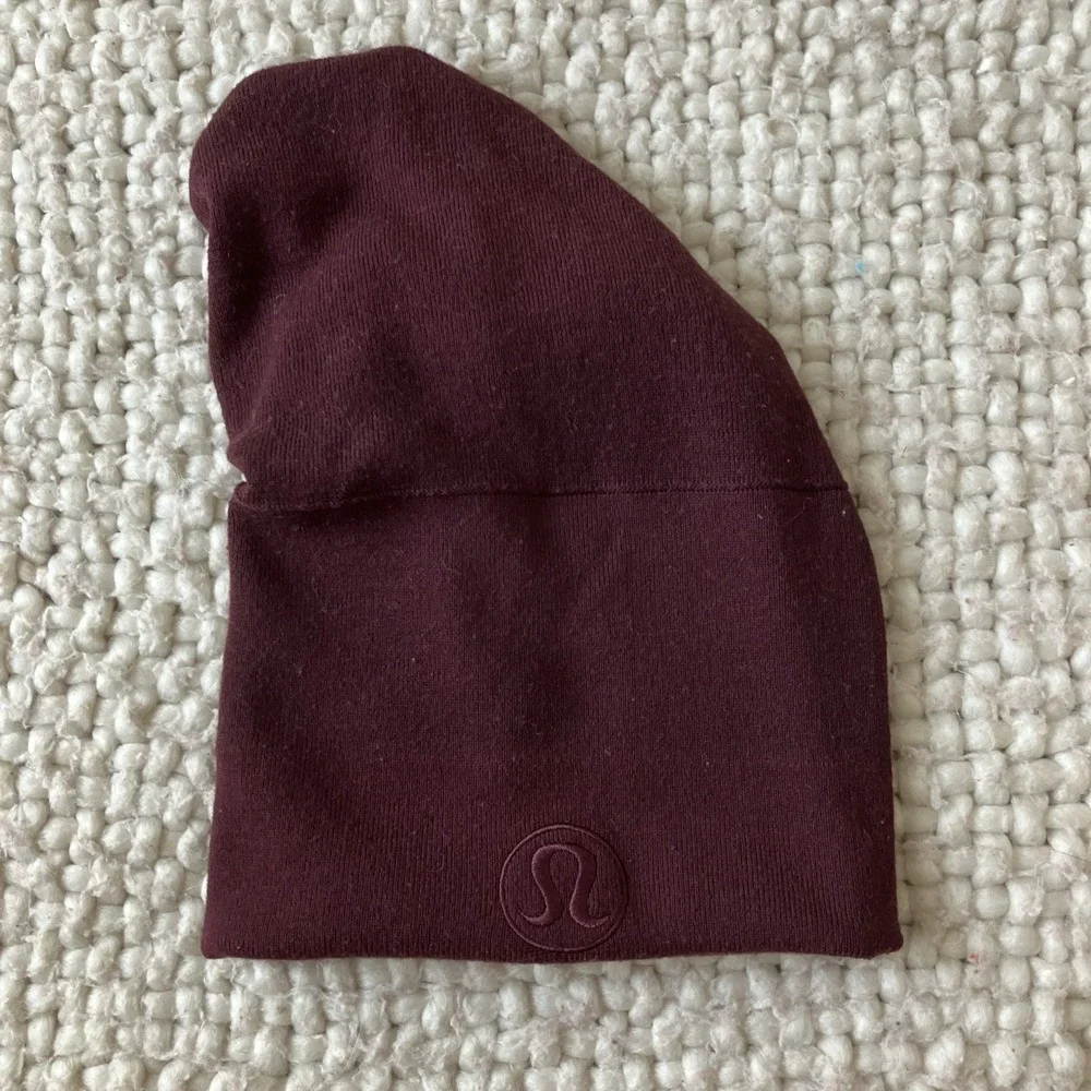 Lululemon Warm Revelation Maroon Polyester Merino Wool Beanie Hat L/XL