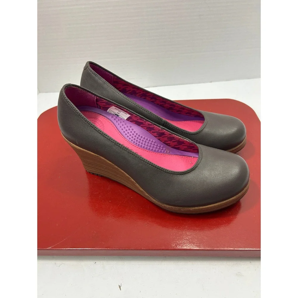 Crocs Leather Wedge Pumps W6 Brown Leigh Wood Grain Heel Comfort Office Classic