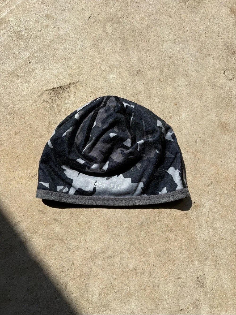 Nike black & gray camouflage skullie