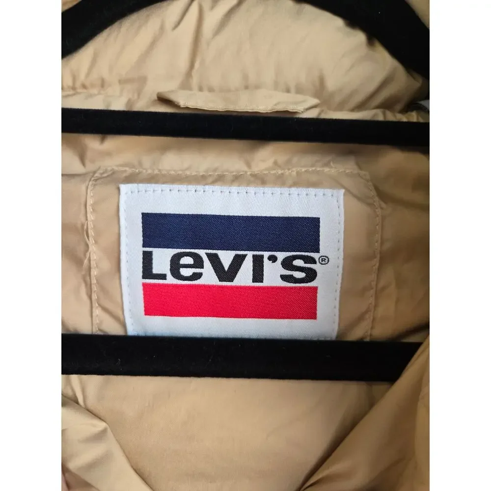 Levis levi ​tan