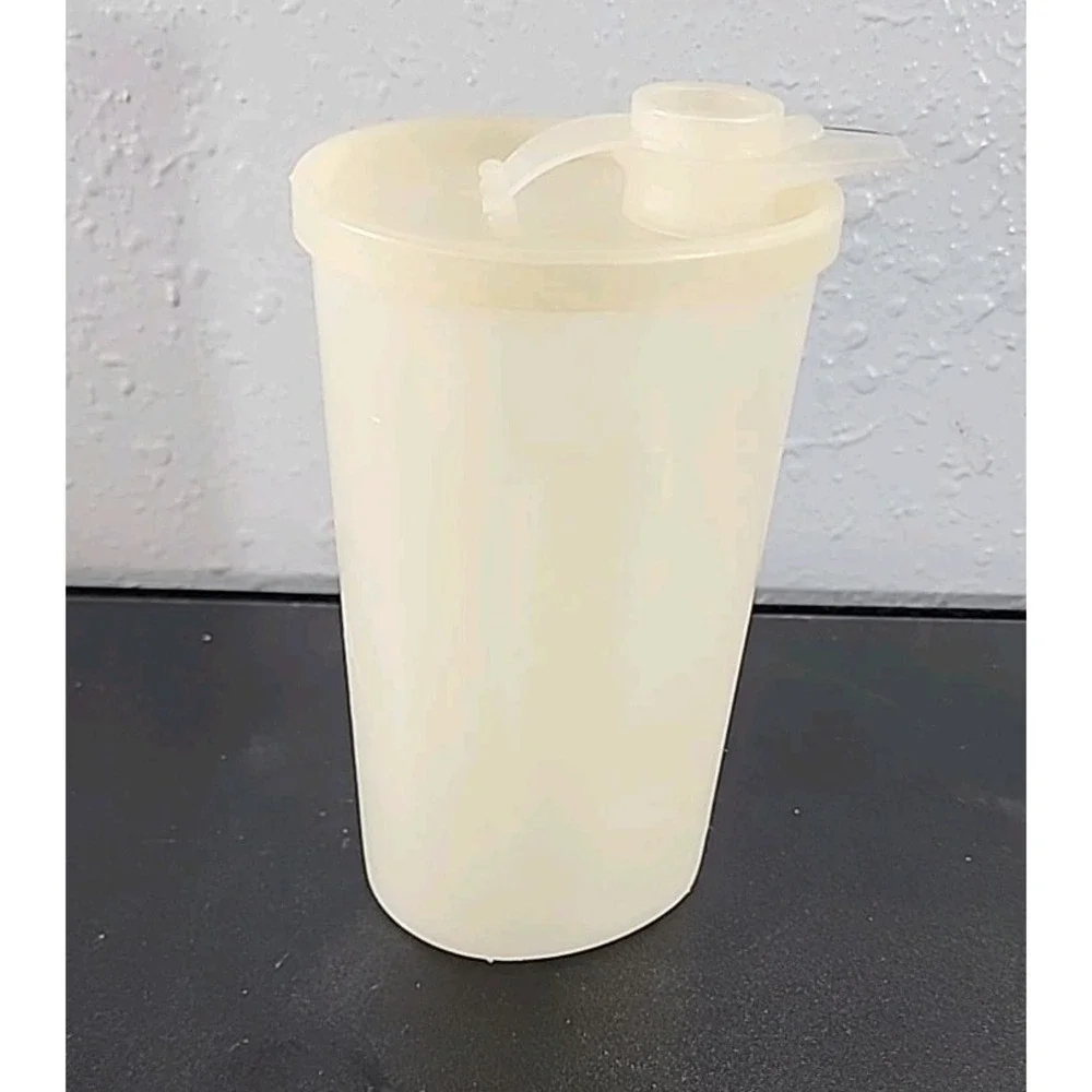 Tupperware vintage sweet