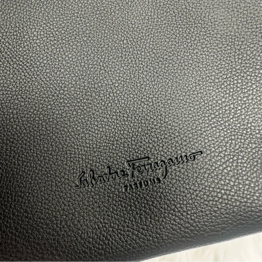 *SALVATORE FERRAGAMO* NWOT Perfume Alitalia Airlines Magnifica Zip Cosmetic Case