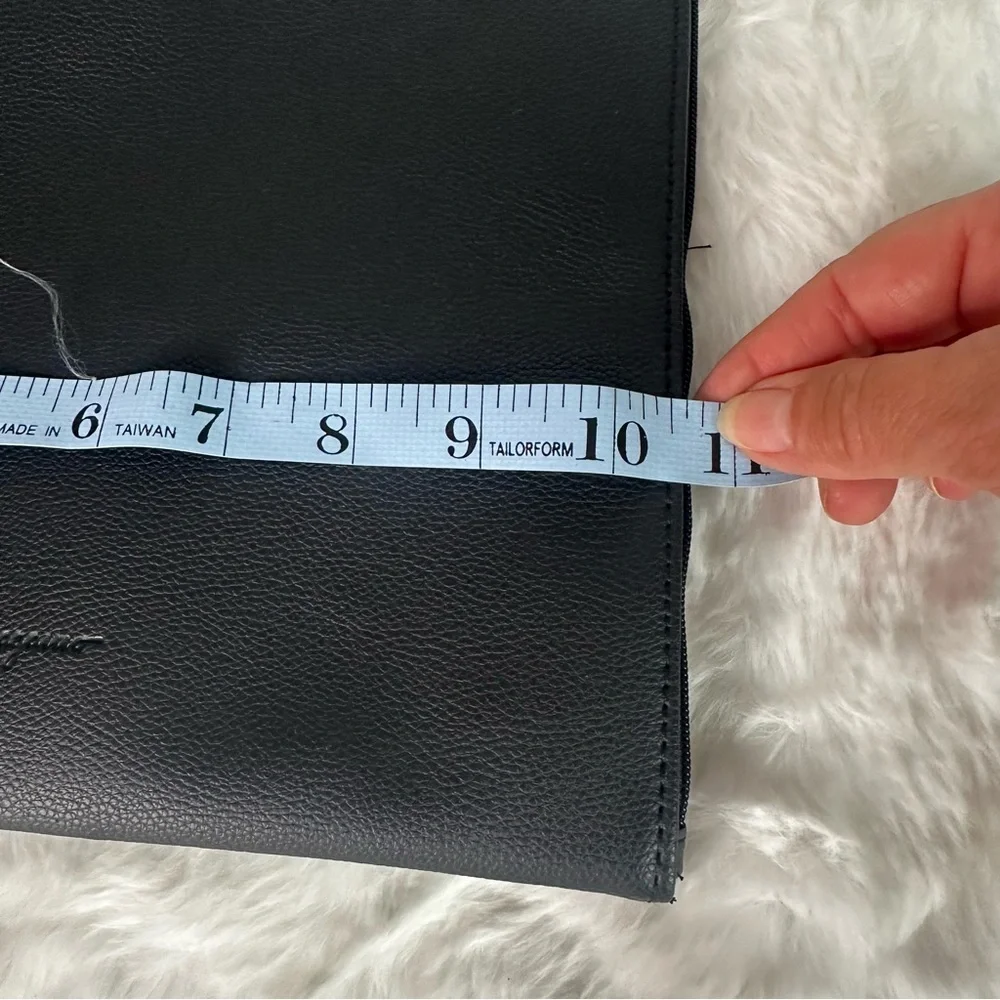 *SALVATORE FERRAGAMO* NWOT Perfume Alitalia Airlines Magnifica Zip Cosmetic Case