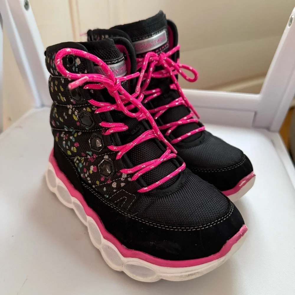 Skechers stylish black