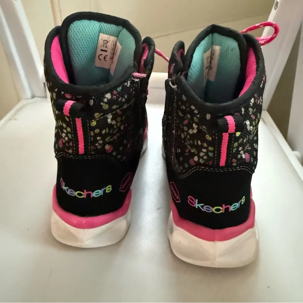 Skechers stylish black