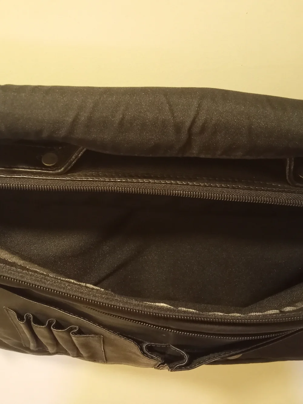 Lincoln Outfitters messenger bag