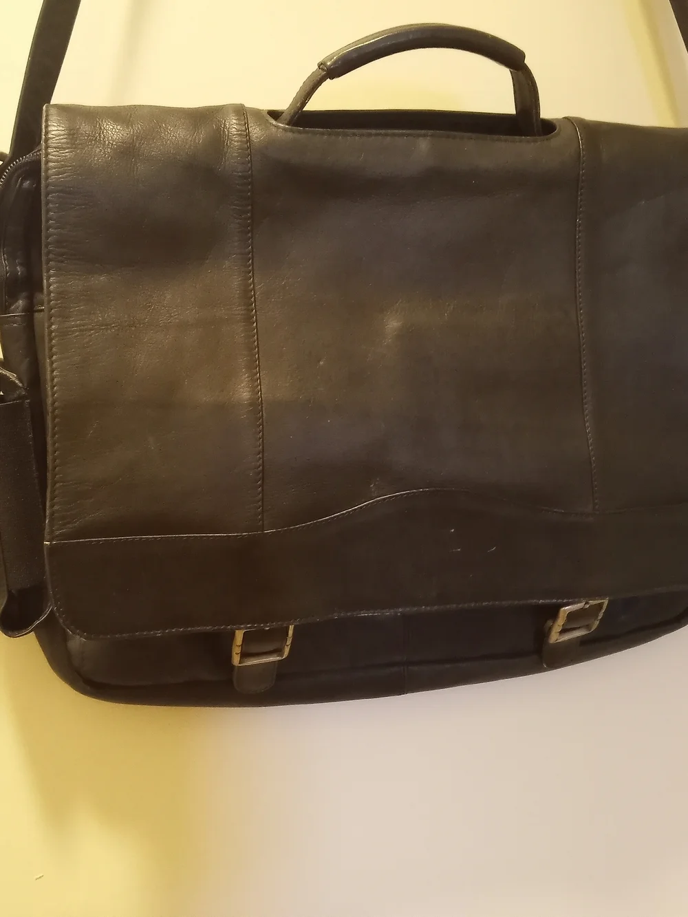 Lincoln Outfitters messenger bag