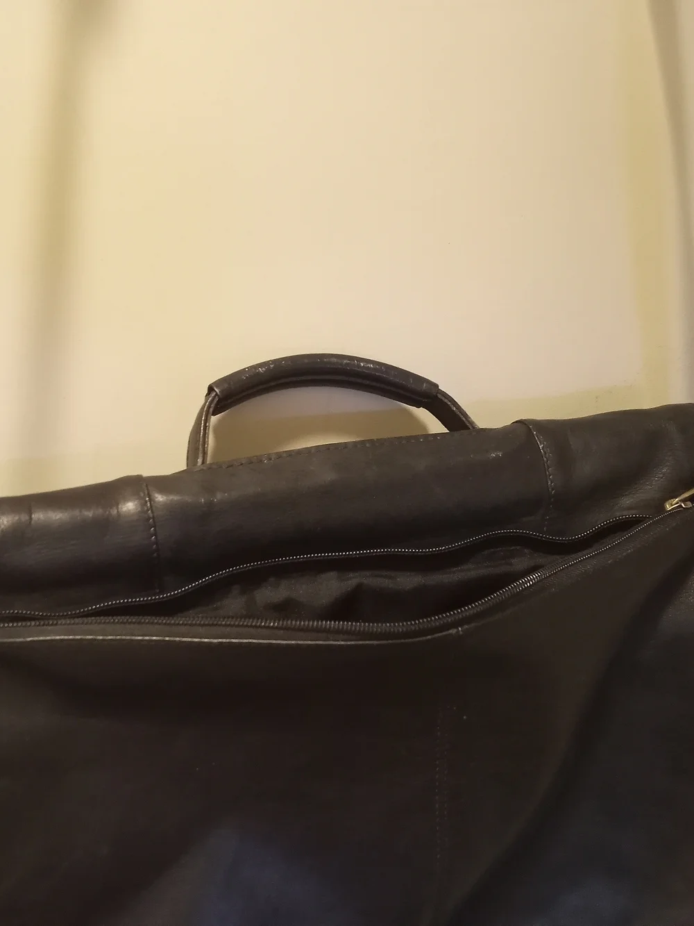 Lincoln Outfitters messenger bag