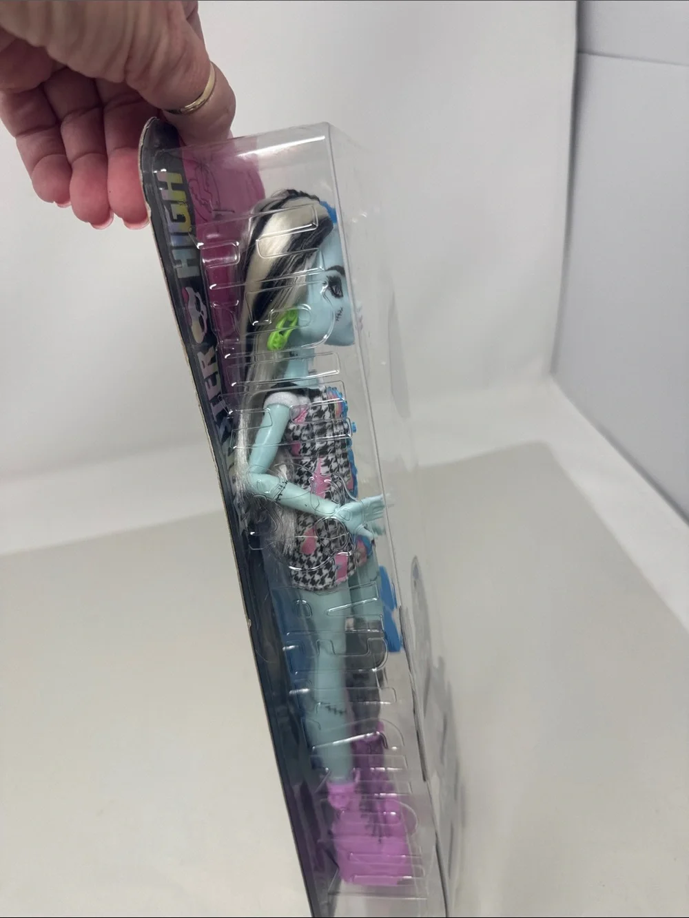 MATTEL MONSTER HIGH FRANKIE STEIN DOLL FIGURINE FIGURE PURSE